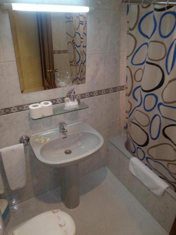 Hostal Ancla Dorada Vigo Exterior photo